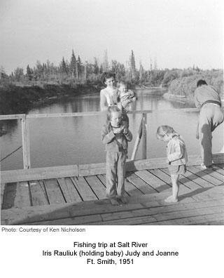 Iris Rauliuk and children, Ft. Smith 1951